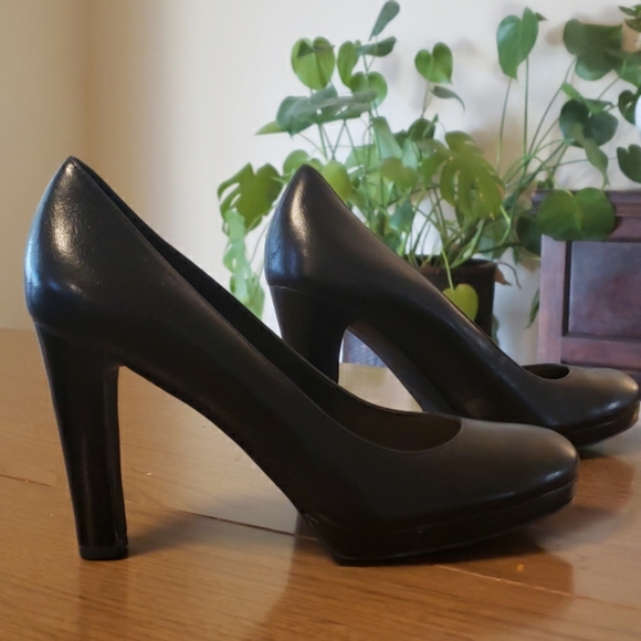 Franco Sarto heels - Picture 1 of 3